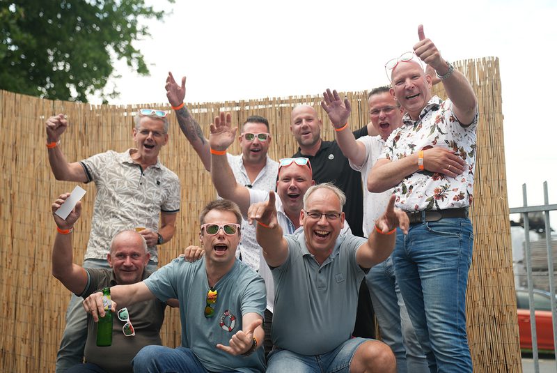 Groepsfoto mannen - Winkels bedrijfsfeest